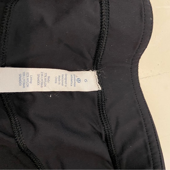 Black Lululemon capri - Picture 2 of 5
